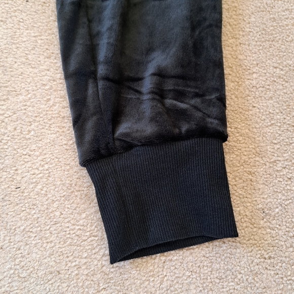 Black Bow 2 Piece Set Joggers Hoodie Velour Size Medium Black Track Suit - Picture 12 of 14